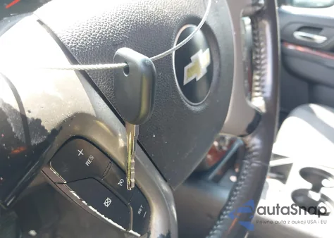 2011 Chevrolet Suburban 1500 Ls z USA, uszkodzony, nr VIN 1GNSKHE32BR392103